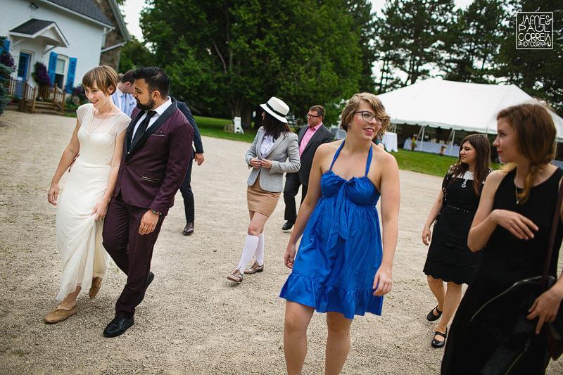 barn bridal party wedding photographer