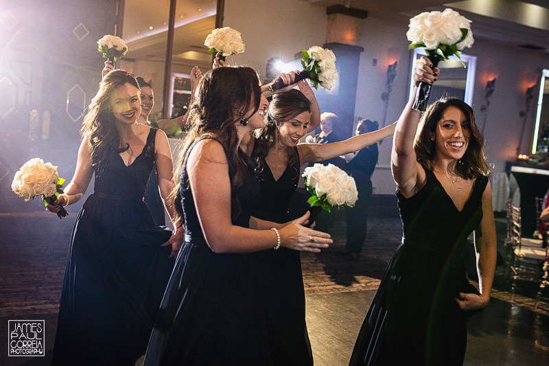 bridesmaids entering le crystal wedding venue