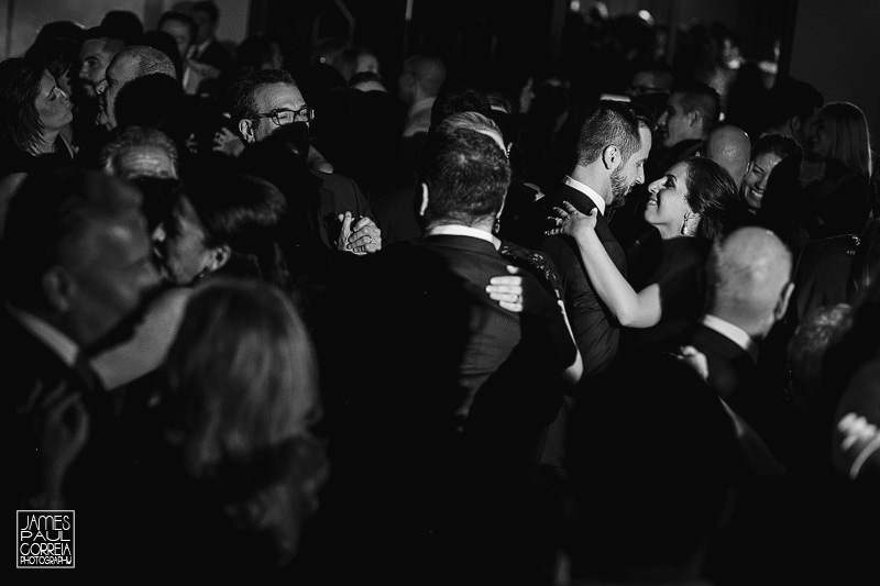 bride and groom wedding slow dance