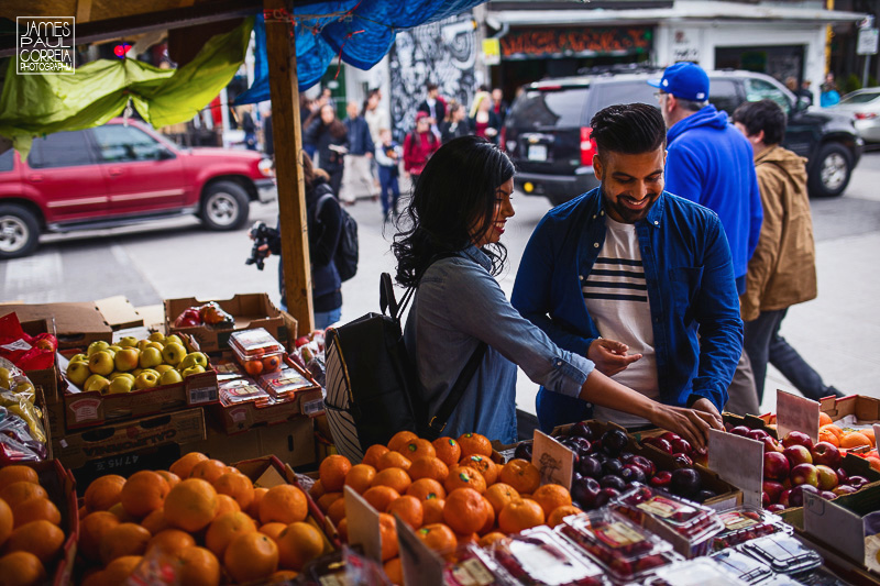 fruit market engagement photographer