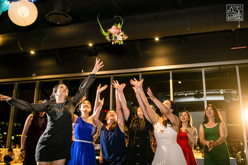 montreal science centre bouquet toss photography