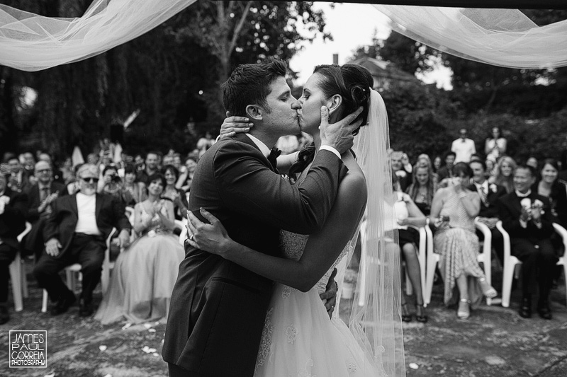 montreal wedding photographer first kiss