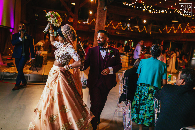 Gambrel barn wedding photographer